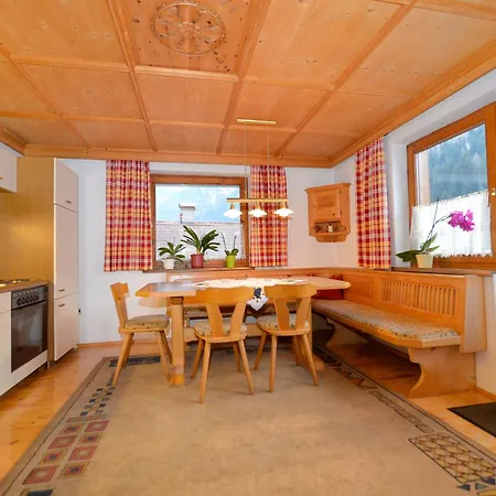 Am Bauernhof Apartman Flirsch